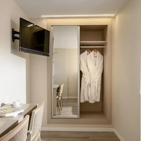 Helios Hotel