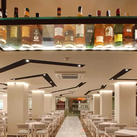 מלון Helios בנידורם